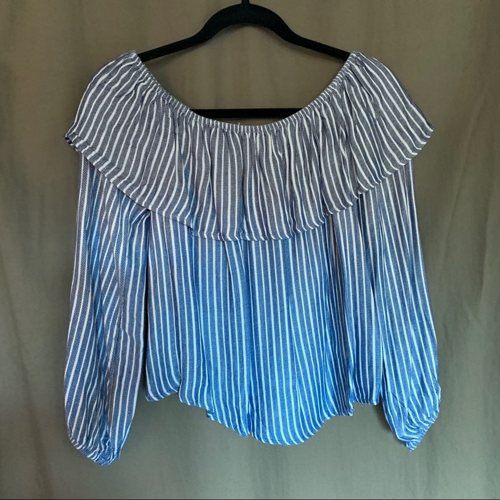 3/$20 🛍️ Mossimo Off-shoulder top